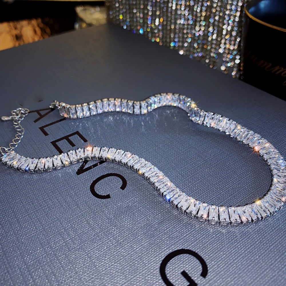 DIAMOND 18K WHITE GOLD BAGUETTE NECKLACE - Picture 4 of 4